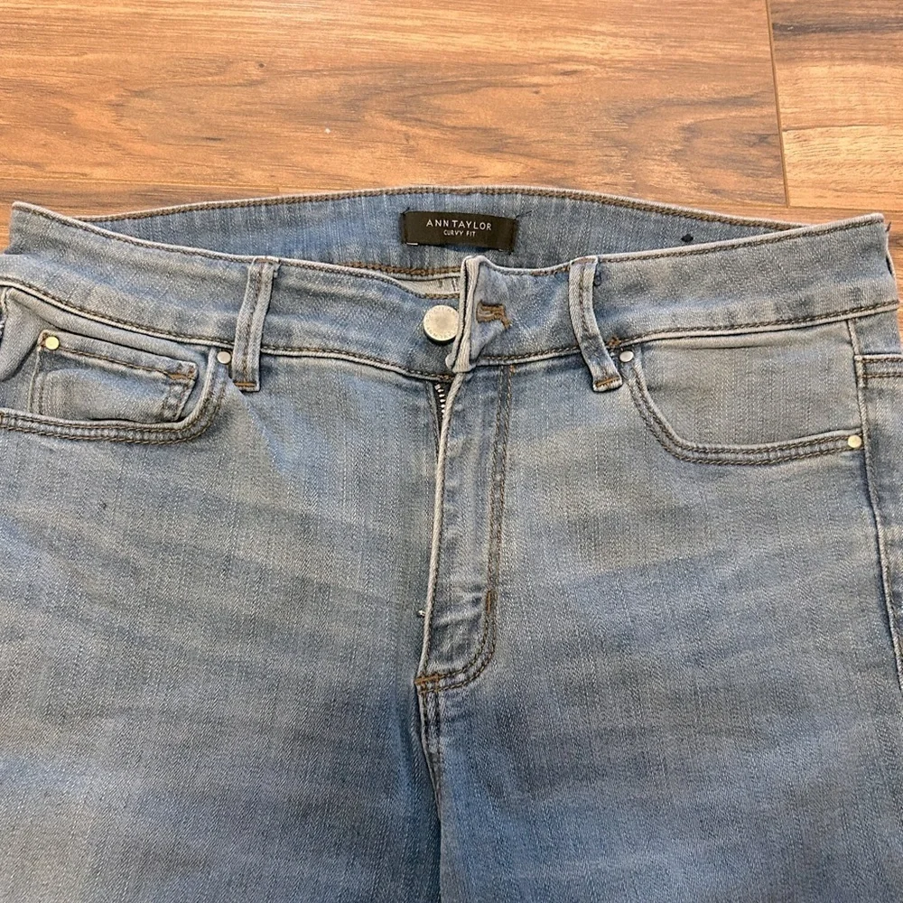 ANN TAYLOR - Cropped Denim Jeans - Size 4